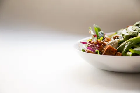 蔬菜沙拉,白色,陶瓷,盘子,蔬菜,沙拉,健康,绿色 蔬菜沙拉,白色,陶瓷,盘子,蔬菜,沙拉,健康,绿色
