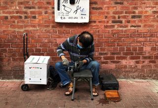 磨刀机，磨刀机，人，人，职业，街道，人行道