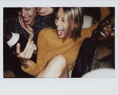 三个微笑的女人 三个微笑的女人