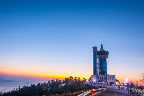 还有boo,露台,早晨,天空,建筑,建筑外观,建筑结构,城市 还有boo,露台,早晨,天空,建筑,建筑外观,建筑结构,城市