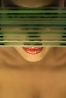 塞尔维亚，诺维萨德，玻璃，嘴唇，线条，绿色，女性，黄色