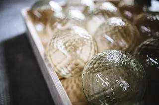 意大利穆拉诺岛上的维尼尼玻璃厂和博物馆