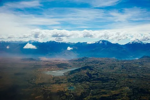 山,白,云,白天,绿,蓝,山,天 山,白,云,白天,绿,蓝,山,天
