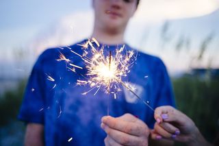 拿鞭炮的人，成人，模糊，男孩，庆祝，孩子，节日，乐趣