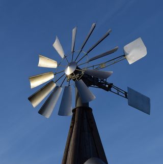 风车、风、转弯、风车、天空、低角度视图、可再生能源、替代能源