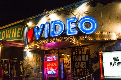 美国奥斯汀，vhs，电影，心脏，日期，视频，霓虹灯