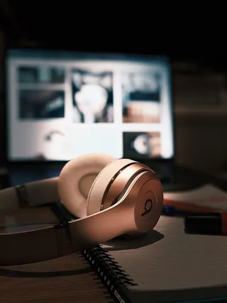 电子产品，耳机，耳机，英国，泰恩河畔纽卡斯尔，庄园银行，笔记本电脑，精选