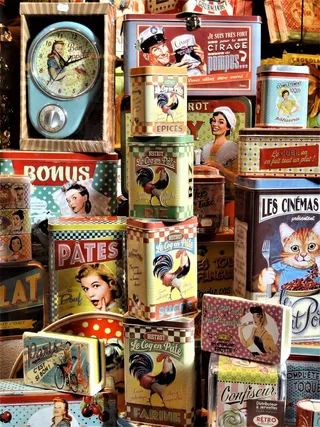 锡罐，堆叠，罐，怀旧，人类表征，表征，男性肖像，女性肖像