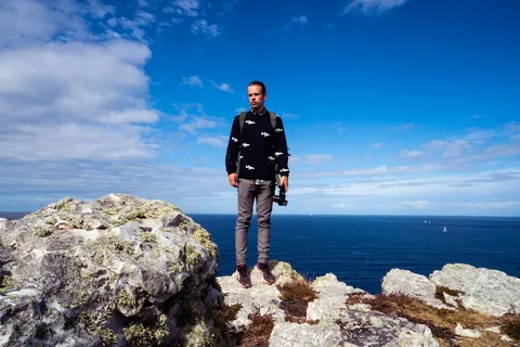 法国，胡须，头发，长发，长发男人，发髻，飞机，飞机毛衣