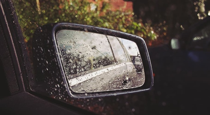 汽车后视镜，雨，雨，滴，湿，运输方式，陆地车辆，侧视镜