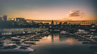 老城，老城，码头，摩托艇