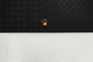 黄铜挂锁，锁，城市，城市，最小，清洁，白色，黑色