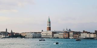 船，建筑物，城市，城市景观，河流，天际线，塔，水