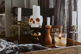 万圣节装饰品和蜡烛