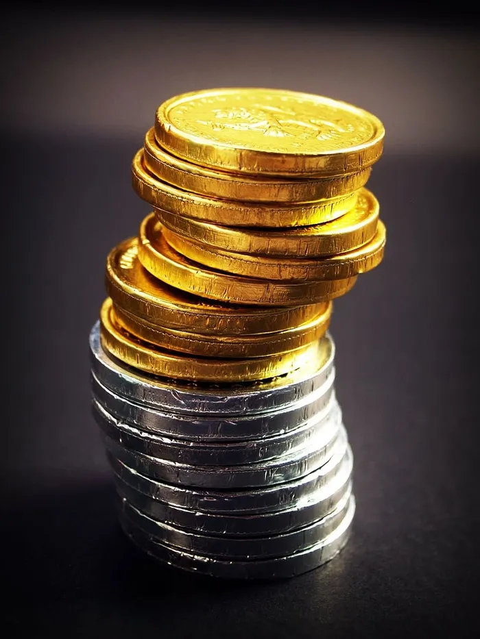 堆，圆形金色，银色硬币，硬币，金，现金，孤立的，塔