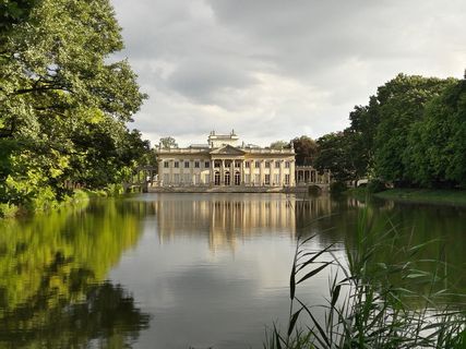 历史纪念碑，拉齐恩基，皇家避暑山庄，华沙，建筑，水，建筑结构，倒影