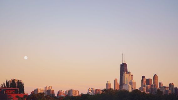 芝加哥, 美国, 月亮, 日落时的月亮, 日落, 饱满的心情, 粉红色, 紫色