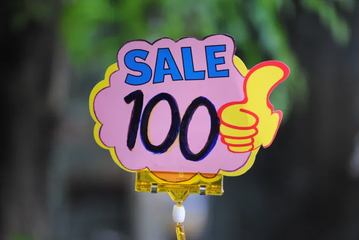 精选、聚焦照片、sale 100标牌、价格标签、标签、折扣、标牌、折扣标牌