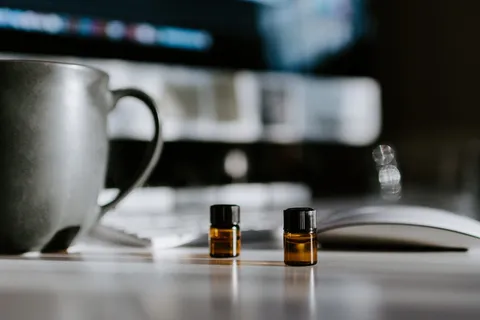 琥珀色玻璃容器, 咖啡杯, 杯, 瓶, 化妆品, 罐子, 陶器, 喝 琥珀色玻璃容器, 咖啡杯, 杯, 瓶, 化妆品, 罐子, 陶器, 喝