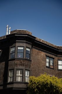 家居装饰，窗户，百叶窗，窗帘，窗帘，老房子，旧金山，城市住宅