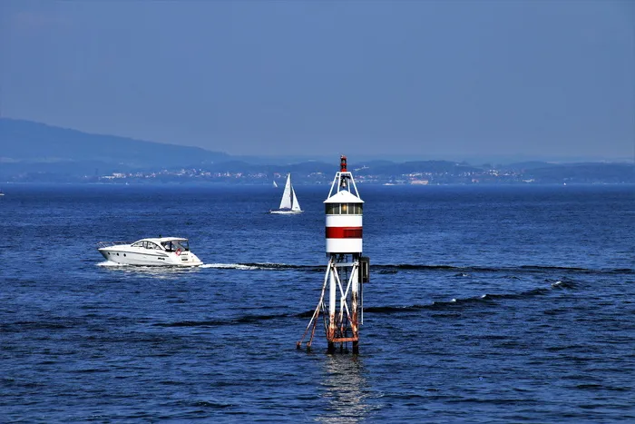 波浪，水的整体部分，游泳，划船，湖水，放松，旅行