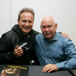 史蒂夫·麦库里，拥抱，摄影师，粉丝，名人，人，枪，看着摄像机