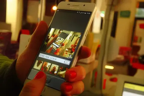 人物，红色，手，女人，模糊，商业，特写，商业