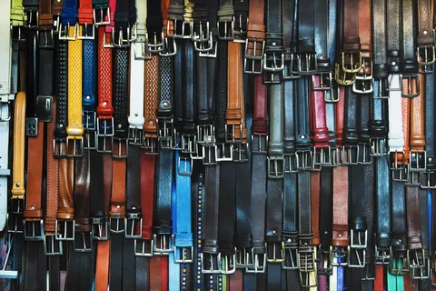 各色皮带浅焦摄影
