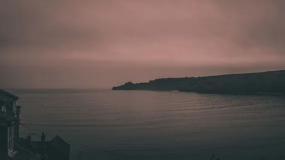 雾蒙蒙的海洋景色 雾蒙蒙的海洋景色