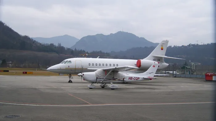 飞行，机器，飞行器，卢加诺机场，航空运输，飞机，运输，机场跑道