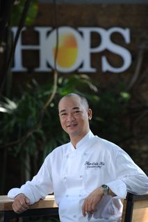 男人，白人，厨师制服，厨师，主人，厨师，啤酒，人们