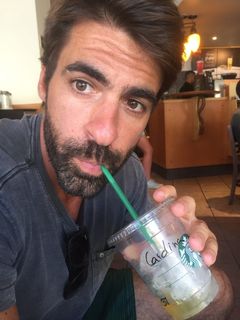 男，男，喝酒，咖啡，饮料，餐馆，度假，冷饮