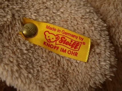 斯坦夫，斯坦夫标志，斯坦夫动物，室内，特写，文字，交流，无人