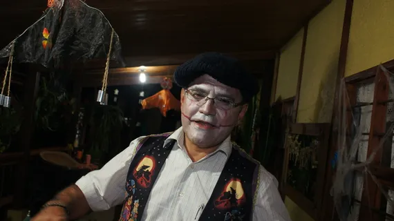 人物,亚美尼亚,昆迪奥,哥伦比亚,正视图,肖像,一个人,看着相机 人物,亚美尼亚,昆迪奥,哥伦比亚,正视图,肖像,一个人,看着相机