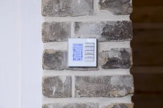 别墅、大房子、客厅、智能住宅、智能家居、智能面板、建筑结构、墙体建筑特征