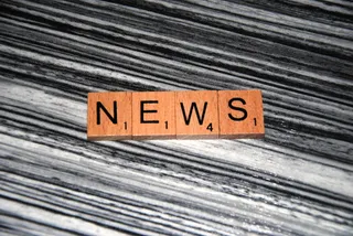 新闻拼字砖、新闻、时事通讯、报纸、信息、背景新闻、记者、标题