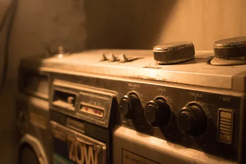 收音机、复古、咖啡馆、复古、音乐、音响设备、艺术、文化和娱乐、技术