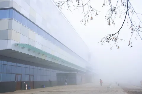 机场、雾、Ufa、增白剂、建筑、建筑外观、建筑结构、树木