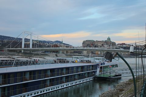 多瑙河，伊丽莎白桥，船，布达佩斯，匈牙利，建造结构，建筑，桥梁