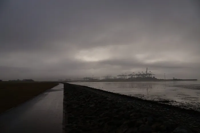 港口，堤防，远去，北海，大海，背光，云，天空