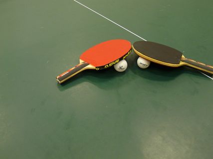 橙色，黑色，乒乓球，乒乓球，乒乓球，球拍，乒乓球拍，运动