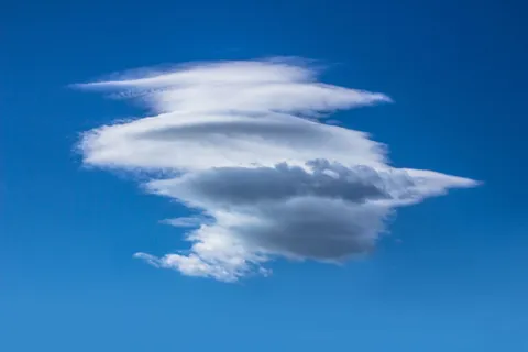 白云形成,白色,云,蓝色,天空,天景,云景,室外 白云形成,白色,云,蓝色,天空,天景,云景,室外