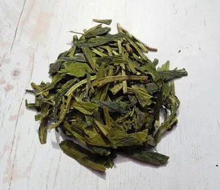 茶叶，茶叶，绿茶，绿茶，茶杯，茶，树叶，干叶，干叶