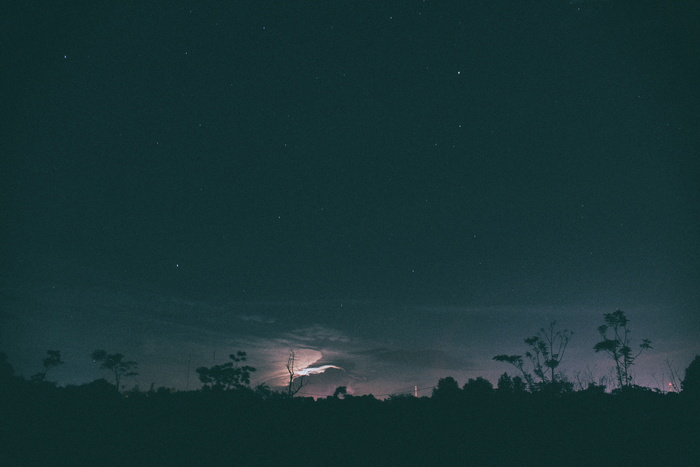 剪影照片，树木，星星，黑暗，夜晚，天空，云，山