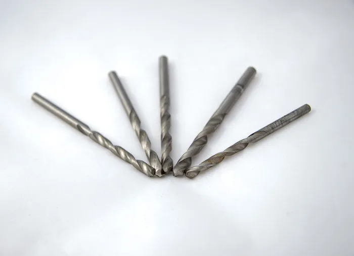 钻孔、金属、开孔、螺纹、切片、切割、白色、白色背景