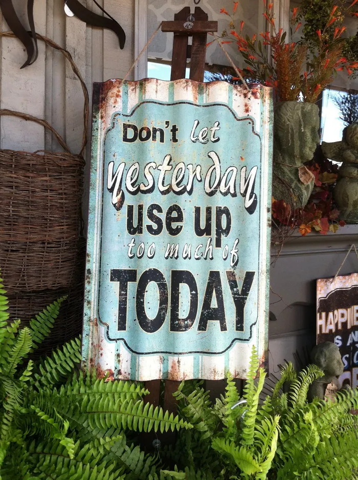 让，昨天使用，多，木制，标牌，昨天，太多，今天