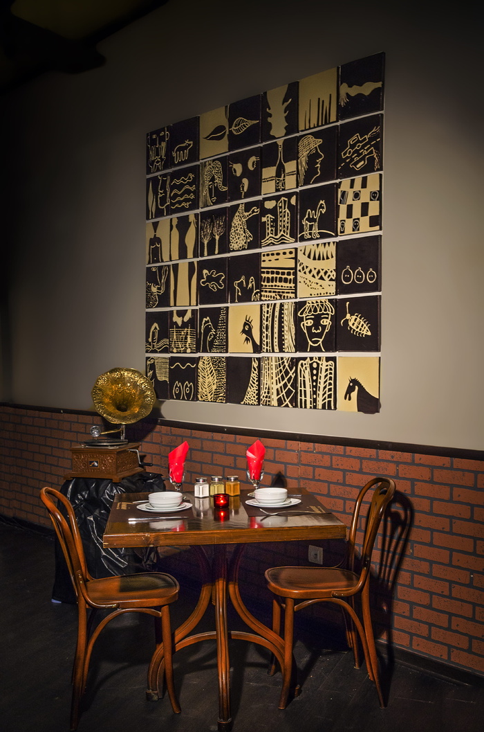 咖啡馆，室内，框架，桌子，椅子，盘子，装饰，墙壁