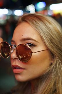 金发模特肖像照