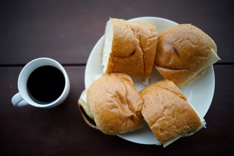 日本,早上,早餐,面包,咖啡,食物和饮料,食物,杯子 日本,早上,早餐,面包,咖啡,食物和饮料,食物,杯子