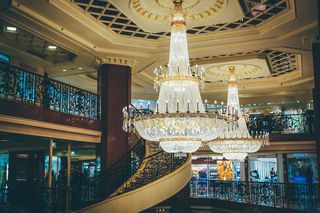 摩纳哥，le métropole购物中心，商店，枝形吊灯，里维埃拉，豪华，蒙特卡洛，灯光